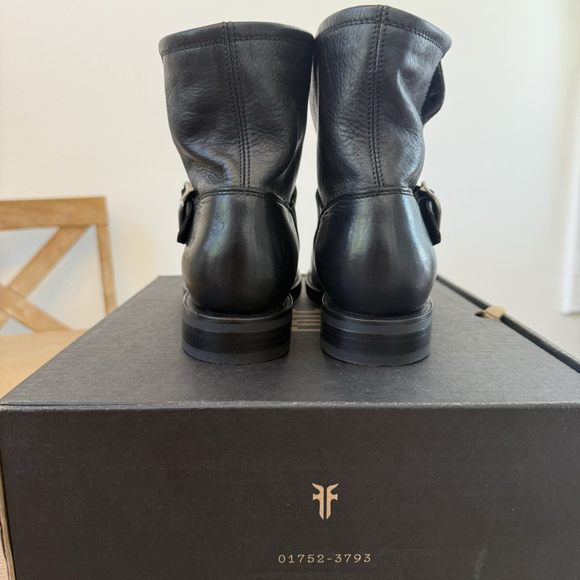 FRYE  10M “Veronica Bootie” Women’s Oiled Leather Waterproof Black Boot Riding - Picture 5 of 8